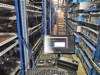 Multi-cryptocurrency mining farm with dynamic hosting infrastructure